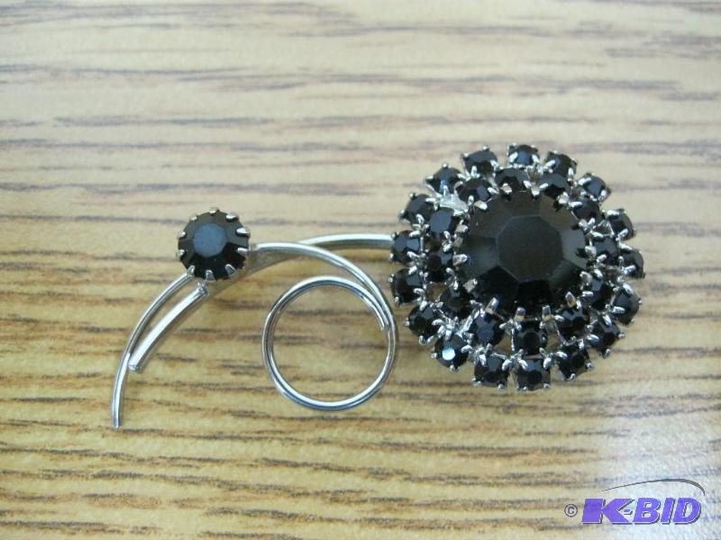 lot 151 image: Vintage Rhinestone Pin...