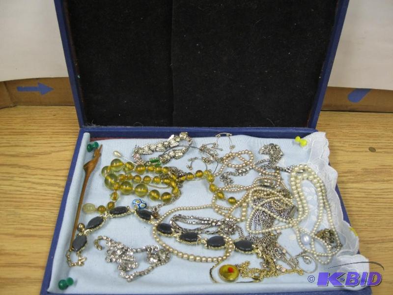 lot 156 image: Lot Of Mixed Jewelry Some Real Pear...