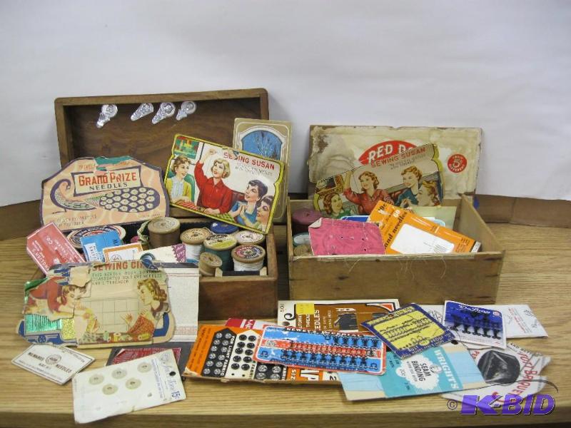 lot 170 image: Large Lot Vintage Antique Sewing It...