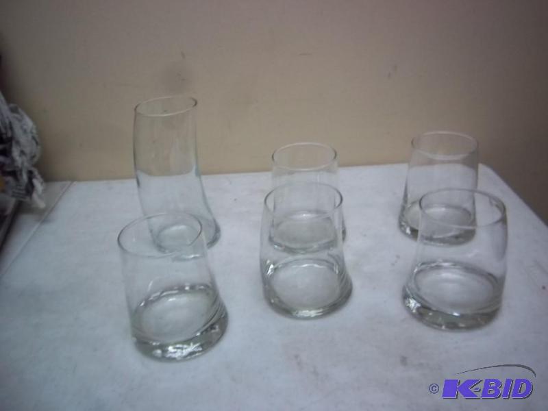 lot 188 image: Curved Drinking Glass Lot...