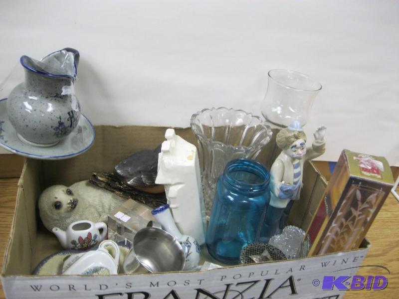 lot 198 image: Box Of Various Decor Items...