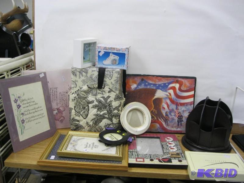 lot 199 image: Desk Caddy And Other Various items&...
