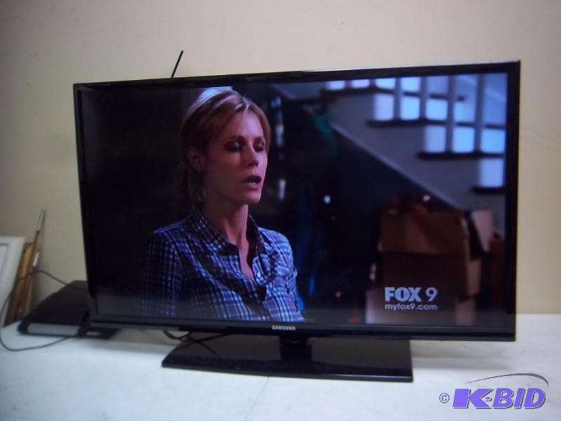 lot 2 image: Samsung 32" Flat Screen&nbspL...