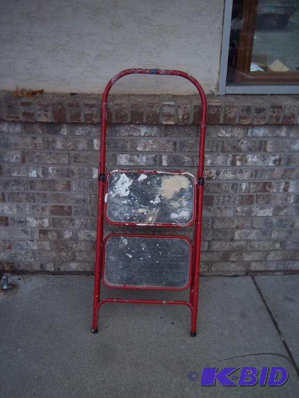 lot 21 image: Step Stool - Some Dry Paint On It...