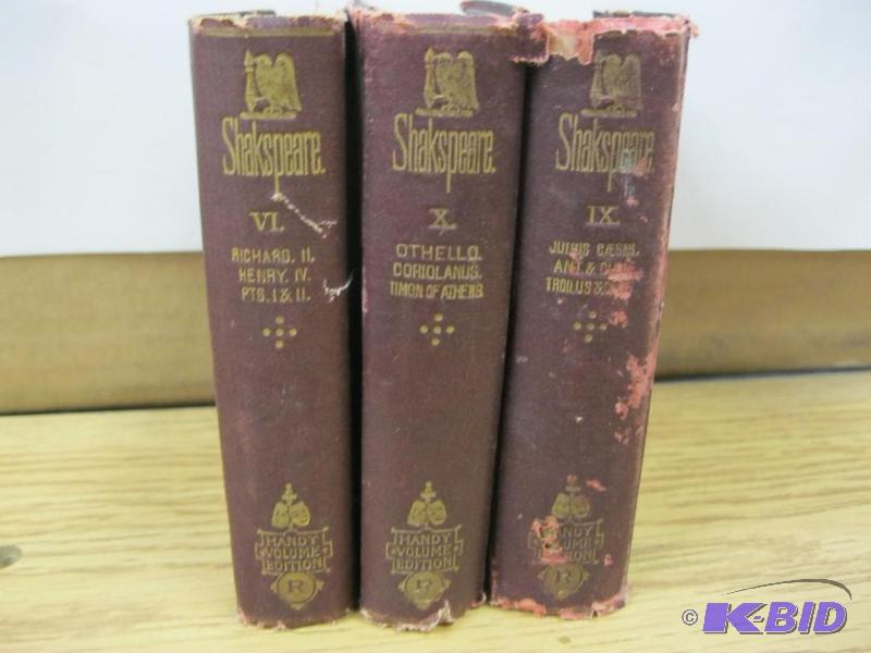lot 210 image: Three Vintage Shakespeare Mini Book...