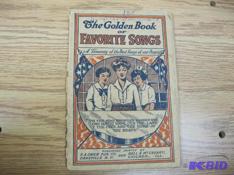 lot 218 image: 1915 Golden Book Of Favorite Songs ...