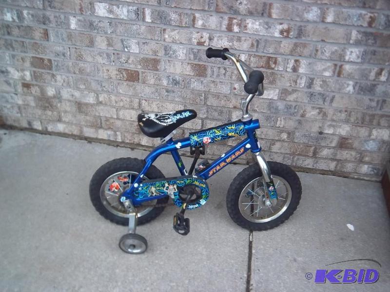 lot 24 image: Kids Star Wars Bike - Lots Of Wear ...