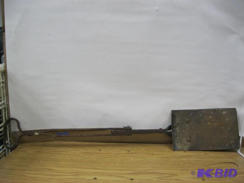 lot 36 image: Vintage Folding Shovel Not Sure Whe...