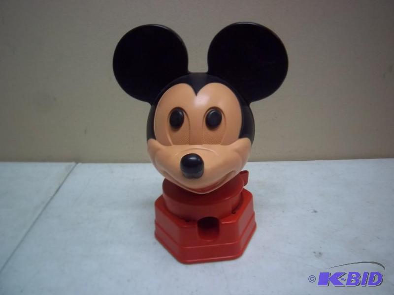 lot 38 image: Vintage 1968 Hasbro Mickey Mouse Gu...