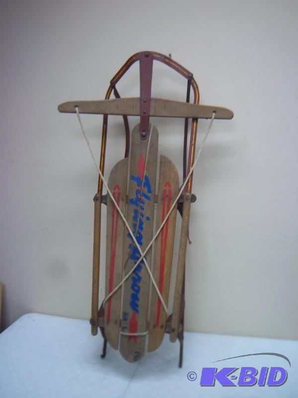 lot 46 image: Vintage Flying Arrow Sled Piece Of ...