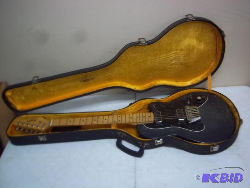 lot 7 image: Harmony Electric Guitar In Case Unt...