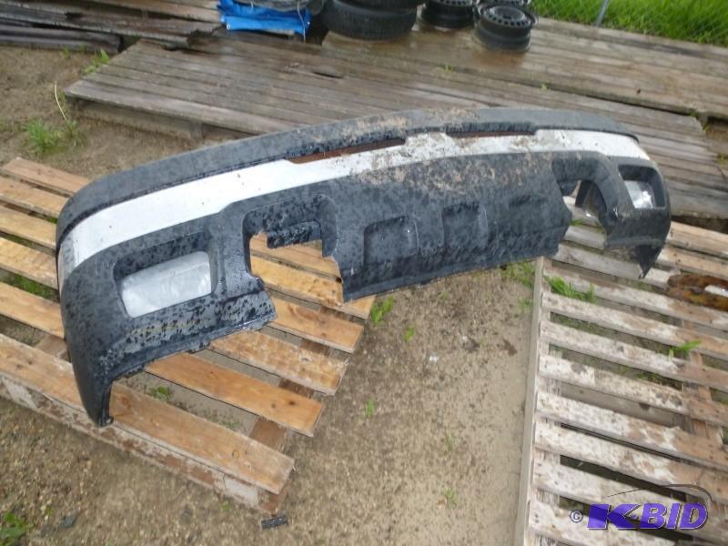 lot 28 image: Chevy Front Bumper assembly Fits 2...