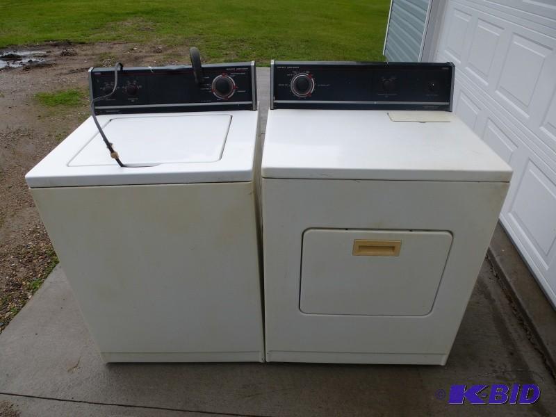 lot 30 image: Roper WasherDrier set Both washer...