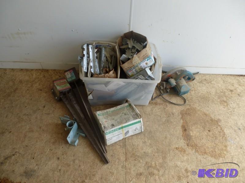 lot 35 image: Joist hangers and saw Assorted joi...