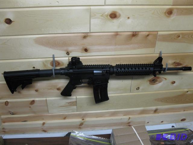 Mossberg 715T tactical .22, quadrai...