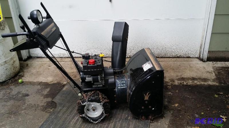 lot 1C image: 5 HP Snow Blower