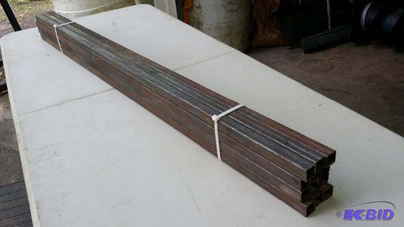 lot 30 image: 1 square steel tubing