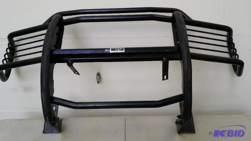 lot 32 image: Weston Bull Bar, mounting bracket h...