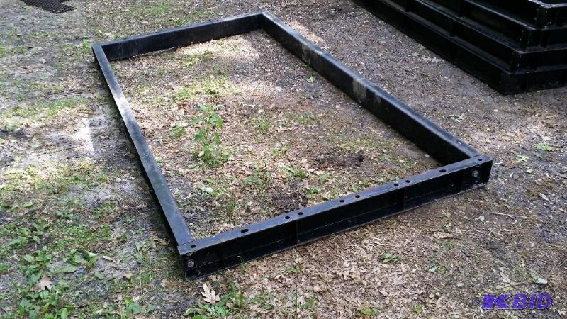 lot 35 image: 4x8 Steel C Channel Frames