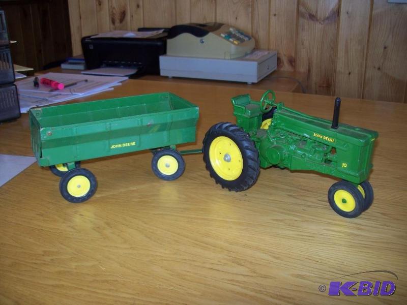 Metal John Deere tractor wattachme...