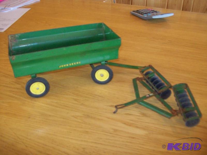 Metal John Deere attachments -(2) i...