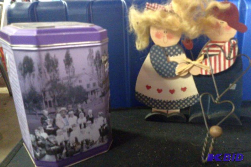 Americana couple, Hersheys tin and...