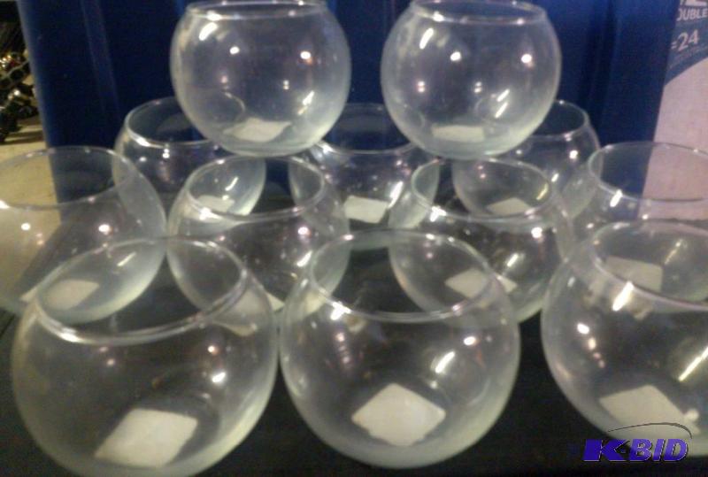 Lot of 12 small bud vases, great fo...