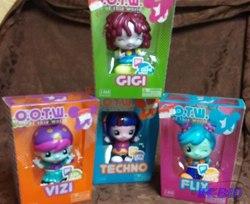NEW IN BOX 4-Out Of This World Doll...