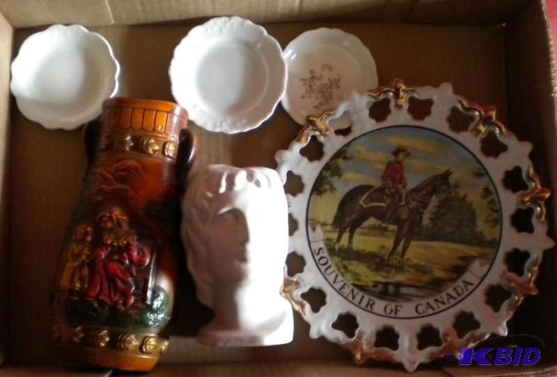Lot of Vintage Collector Plate, Vas...