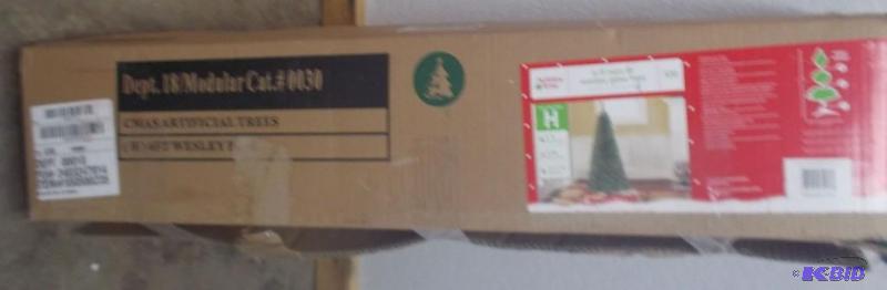 6 Foot Non Lit Christmas Tree...