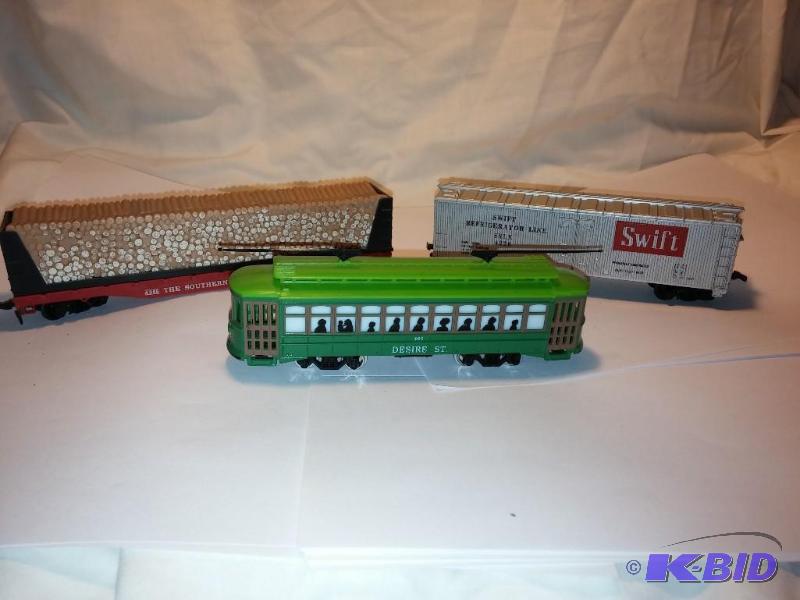 Lot of 3 Train Cars HO Scale...