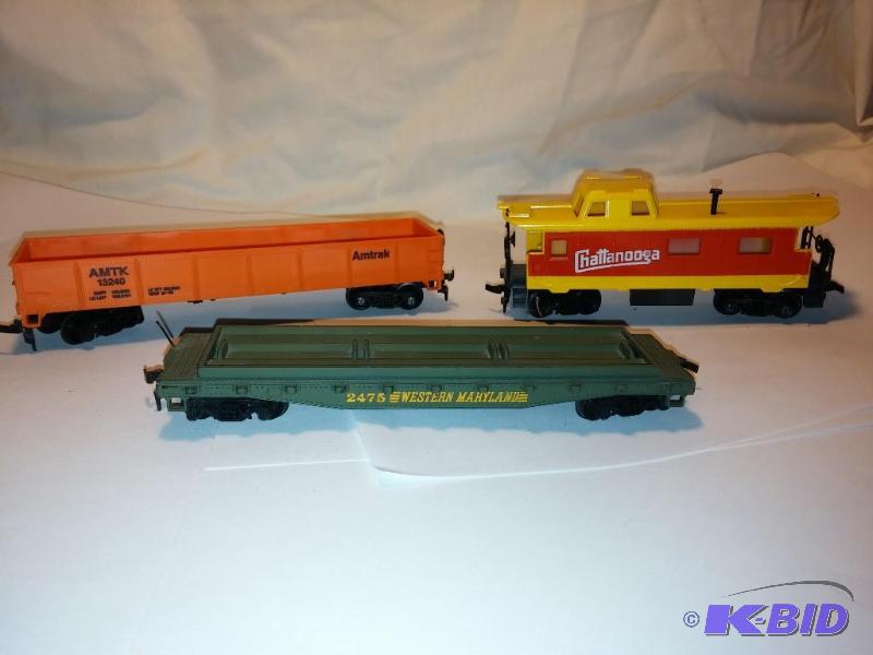 Lot of 3 Train Cars HO Scale...