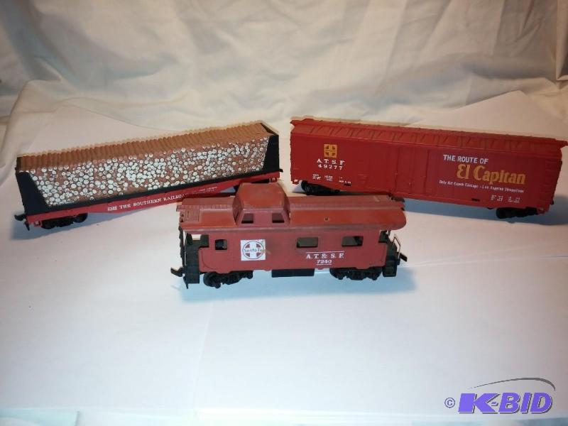 Lot of 3 Train Cars HO Scale...
