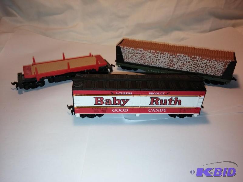 Lot of 3 Train Cars HO Scale...