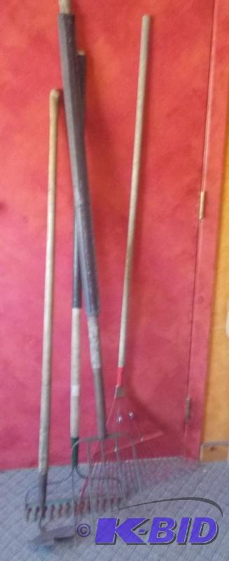 Lot of racks and hoe...