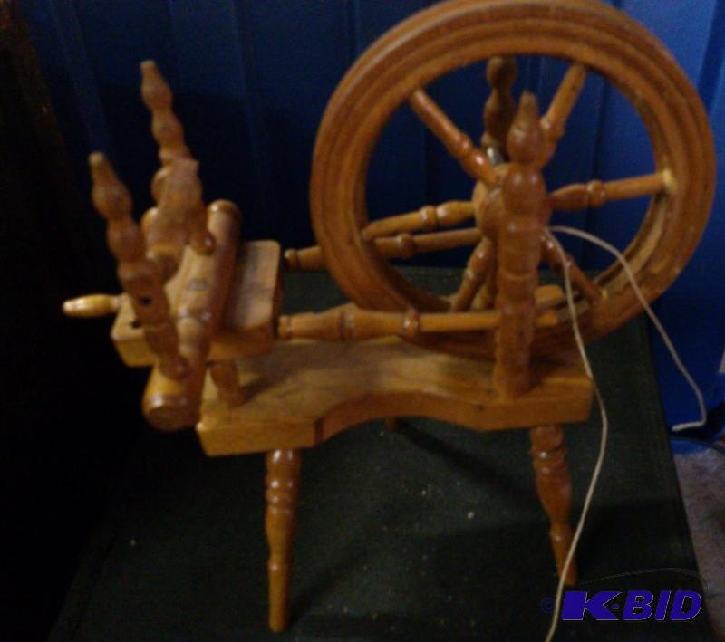 Vintage mini spinning wheel...