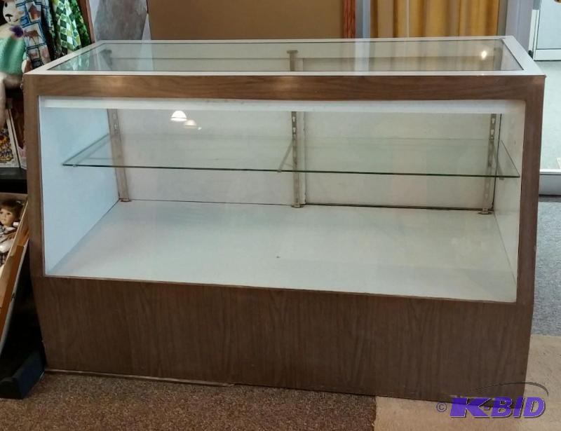 Display Case, it is in good conditi...