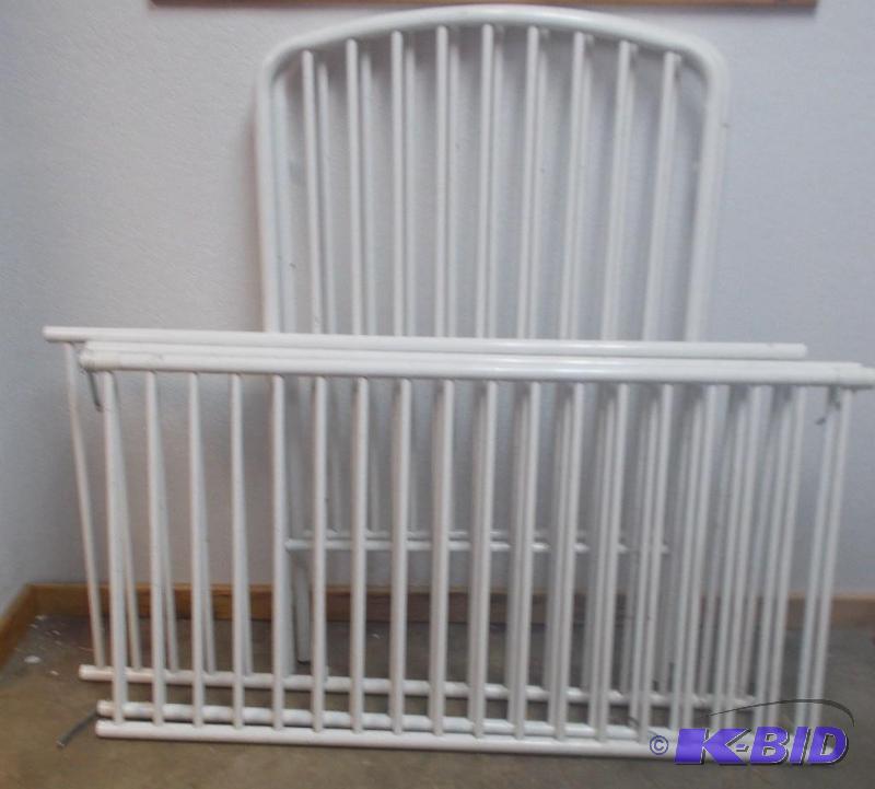 White Metal Crib, no mattress...