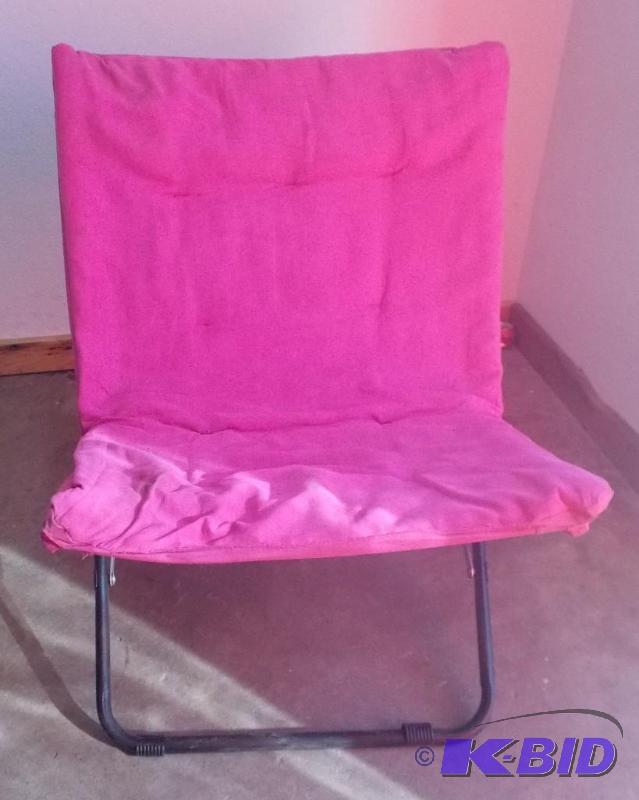 Pink Plush folding chair, excellent...