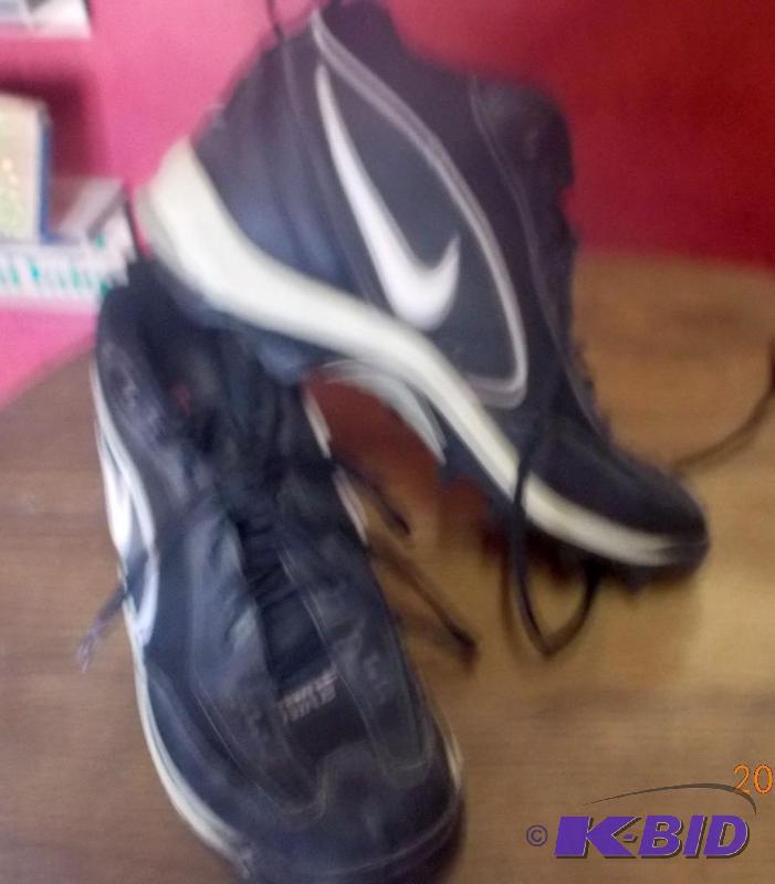 Size 9 Mid Top Cleats...