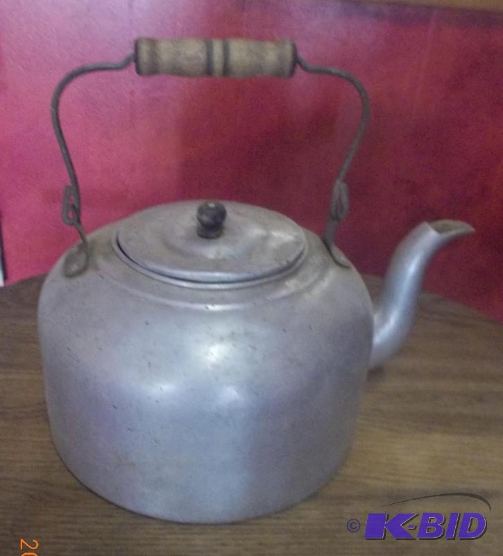 Vintage LARGE Tea Pot--Excellent sh...