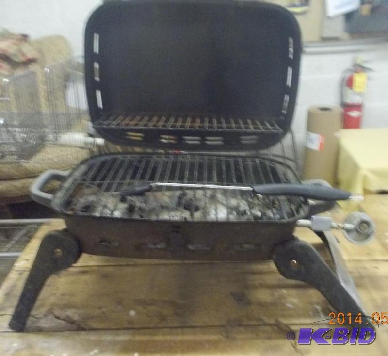 Table Top Grill, works but need a g...