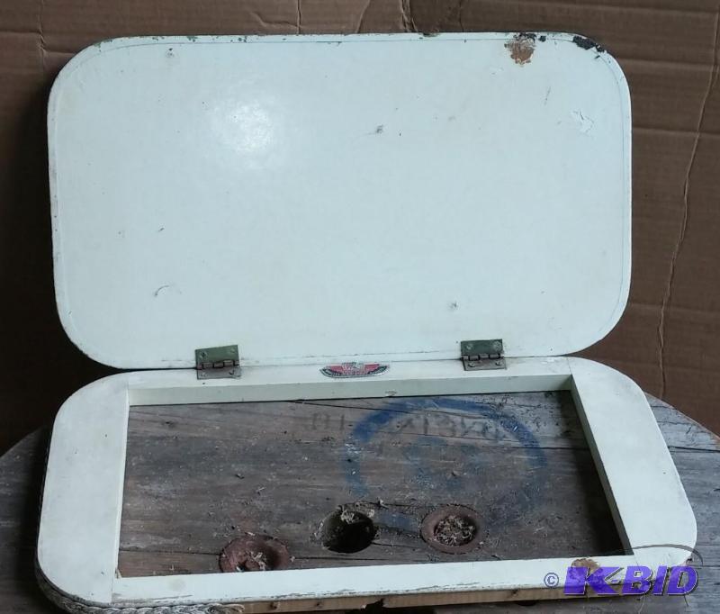 Vintage Wooden Hamper top...