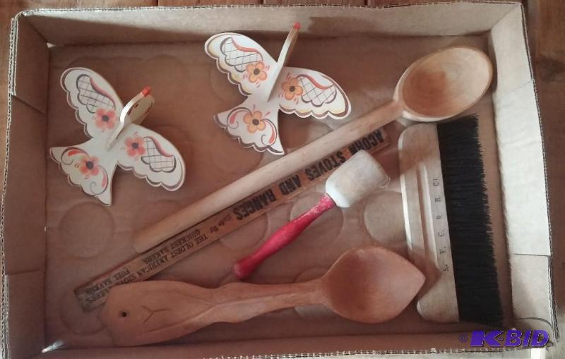 Lot of vintage house ware and bird ...
