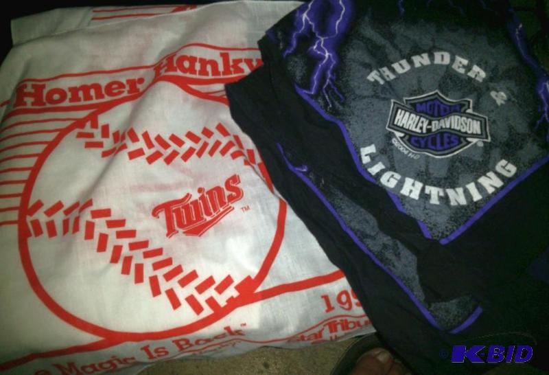 1999 Twins Homerun Hankie and Thund...