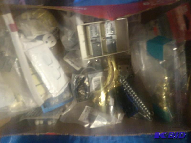 Large lot of household hardware-Pul...