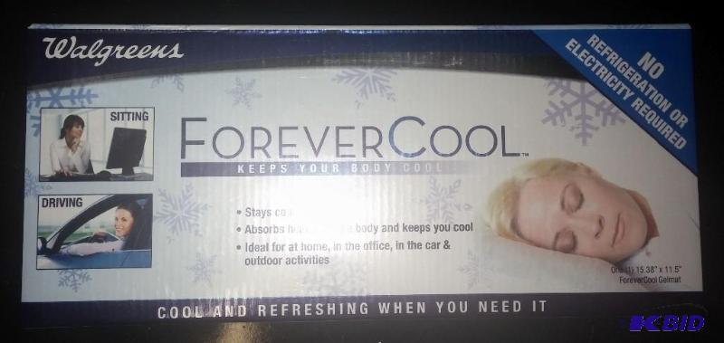 Forever Cool Pad--New in Box--stays...