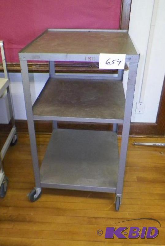 lot 657 image: AVTV Cart