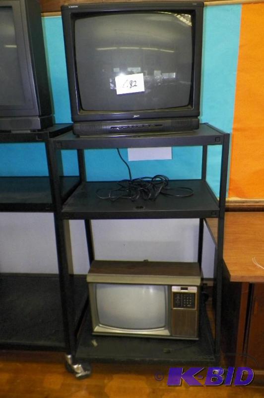 lot 682 image: AVTV Cart