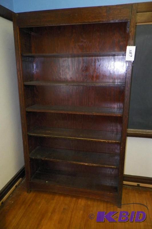 lot 685 image: Office Furniture